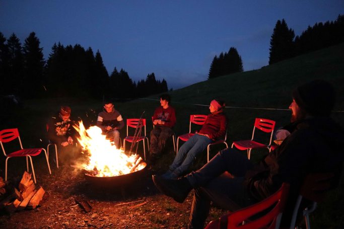 Gemeinschaft und Impuls am Lagerfeuer
